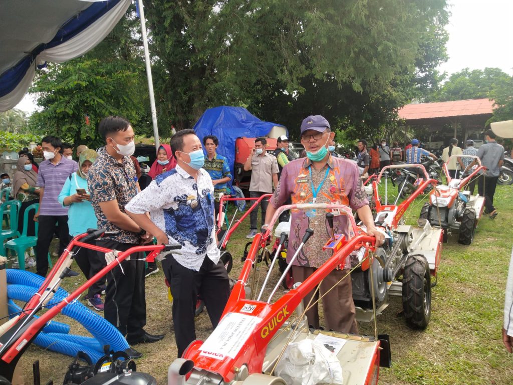 Bupati Pesibar Berharap, Dengan Bantuan Alsintan Ini Bisa Capai Target Swasembada Pangan