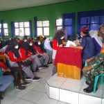Batuud Koramil 03/BLU Dampingi Vaksinasi SMAN 01 Blambangan Umpu