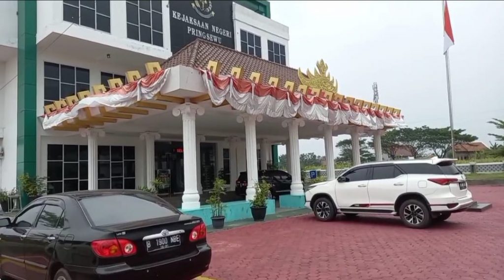 Wow, Ada Apa Dengan E-warung Pringsewu Di Kajari, Media Dilarang Meliput