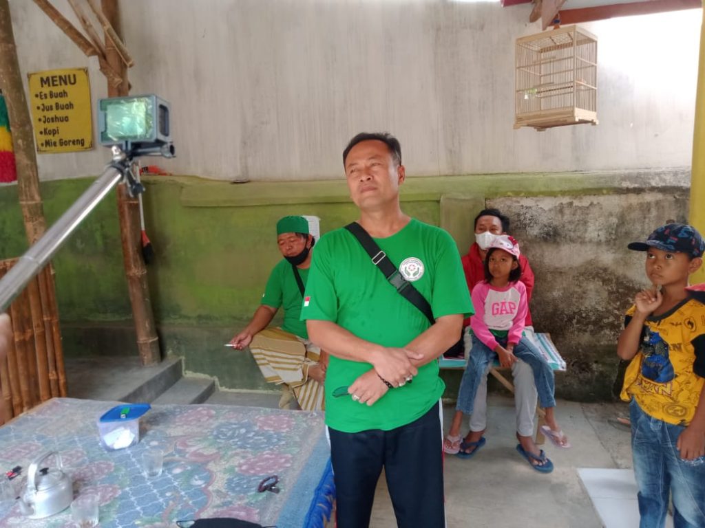 Pemuda Nyamplong Sukorejo Aktif Bantu Kaum Dhuafa