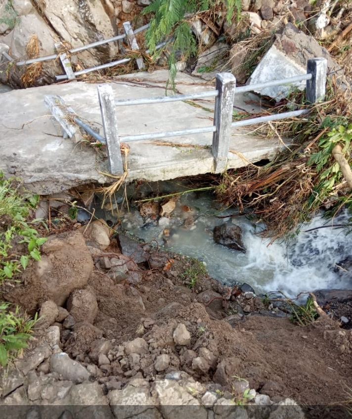 Jembatan Way Pikah Pekon Atar Kuwaw Ambruk  Berikut Penyebabnya!!!!