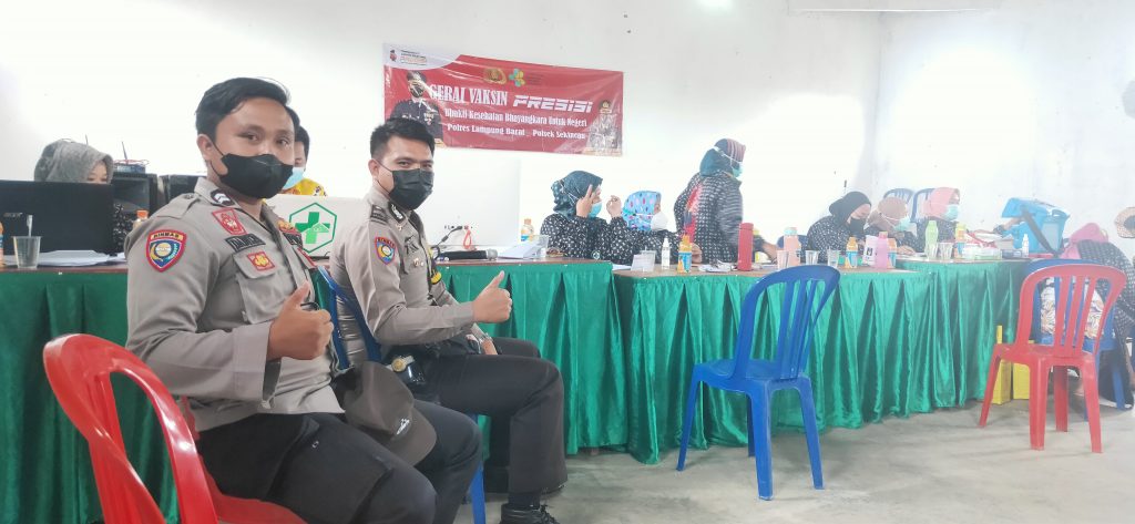 Vaksinasi Presisi Polri Di Aula GSG HKBP Sekincau Menggunakan Vaksin Astrazenica Dosis-1