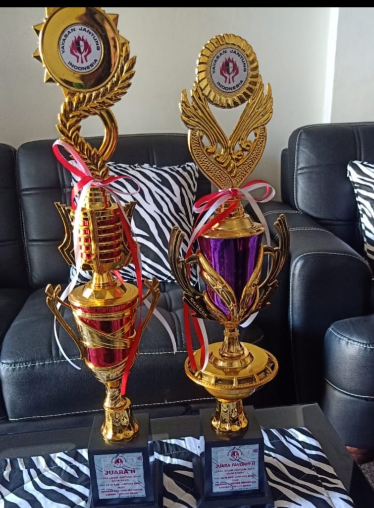 Sabet Dua Penghargaan Sekaligus Camat Sekincau Sri Handayani SH Ucapkan Terima Kasih Kepada Warga.