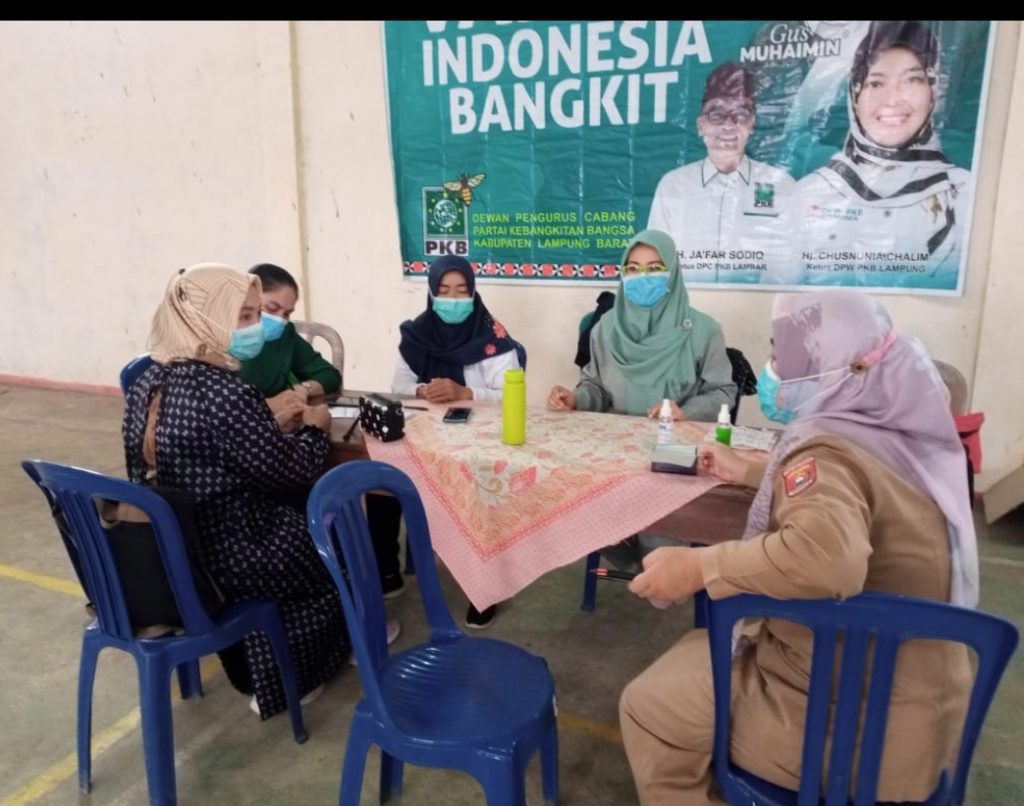 Antusias Warga Tinggi Ikuti Vaksin Indonesia Bangkit Di Gulirkan DPC PKB Lampung Barat Di Pekon Tiga Jaya Kecamatan Sekincau