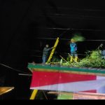 Reaksi Cepat Yantek Sekincau Tangani Gangguan Jaringan SUTM Dalam Situasi Tengah Malam Di Sertai Hujan Dan Angin Kencang.