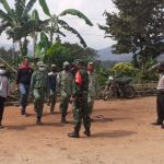 Babinsa Koramil 422-05/Belalau Bersama Bhabinkamtibmas Melaksanakan Kegiatan Melatih PBB Dan Wasbag Kepada Linmas