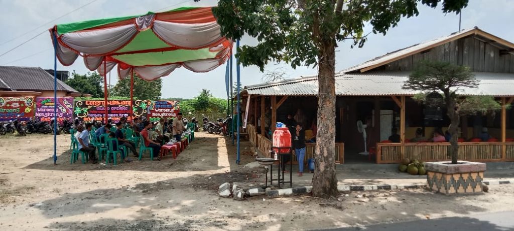 Dengan Konsep Clasic Waroeng Nongkrong Hadir di Tulang Bawang