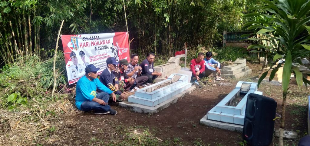 Camat Dan Lurah Blambangan Umpu, Gotong Royong Bersama Masyarakat