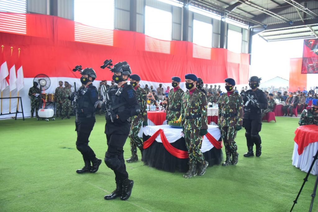 Peringati HUT Ke-76 Korps Brimob Polri Satbrimob Polda Lampung Lakukan Kegiatan Tradisi 
