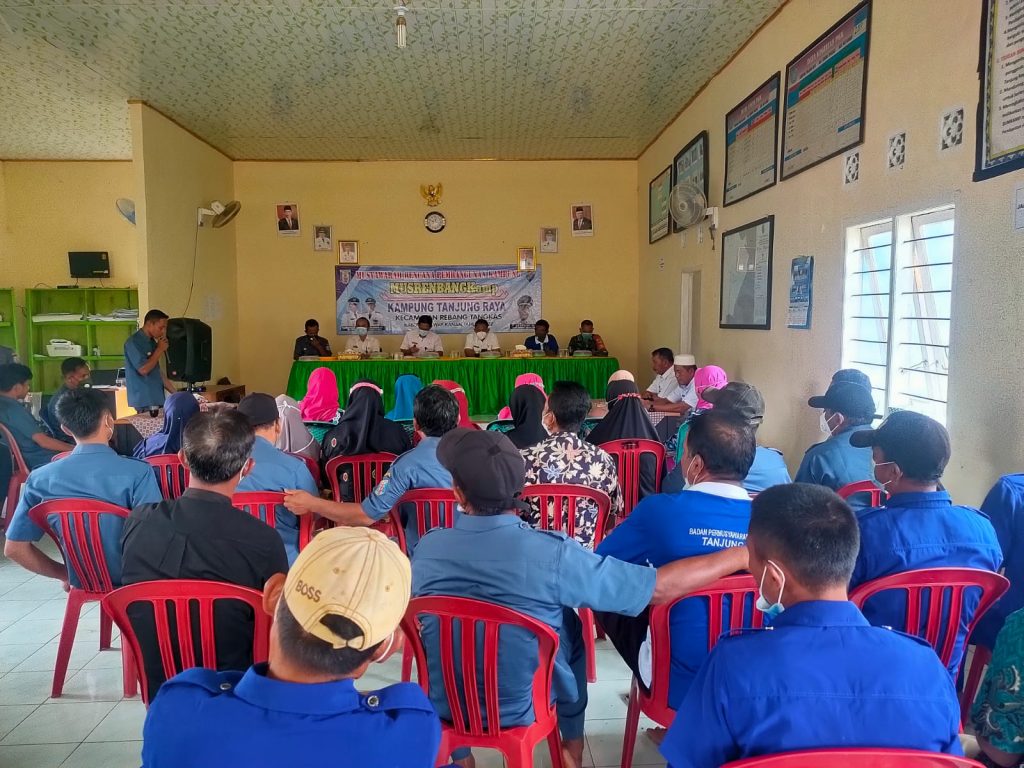 Babinsa Hadiri Musrenbang Kampung Simpang Tiga