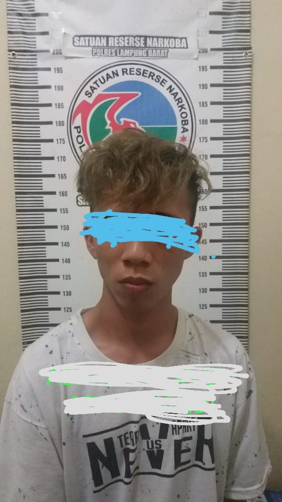 Diduga Hendak Edarkan Sabu Seorang Pemuda Diringkus Polisi Di SPBU 👇👇👇