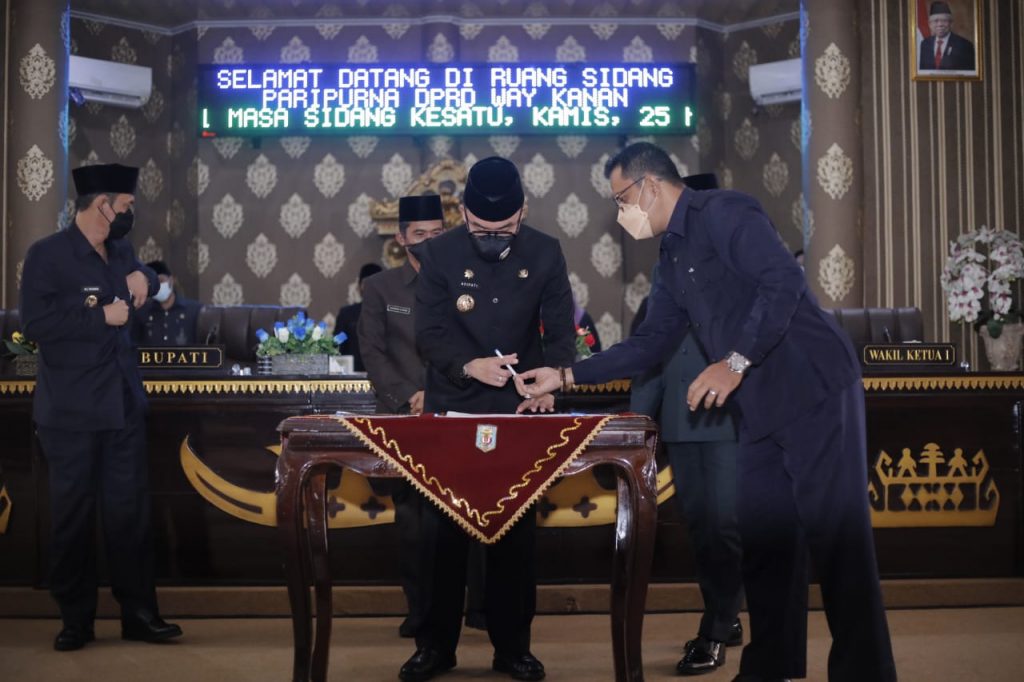 DPRD Way Kanan Gelar Rapat Paripurna Pengesahan Rancangan APBD Th Anggaran 2022