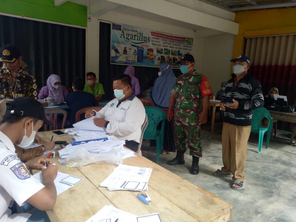 TNI Gandeng Puskes Dan Aparatur Kampung Vaksinasi Warga Usia 12 Th