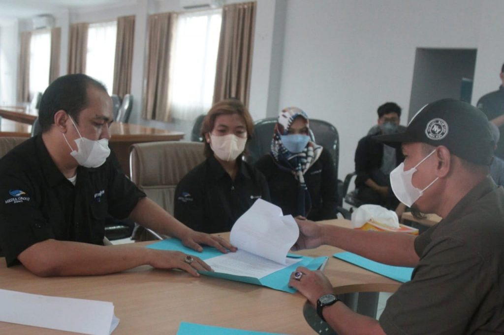 Ahli Pers Dr Iskandar Zulkarnain Daftar Calon Ketua Dewan Kehormatan PWI Lampung