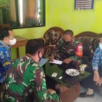 Babinsa Sosialisasikan Bersama Guru MAN 1 Krui Tentang Serbuan Vaksinasi Untuk Siswa .