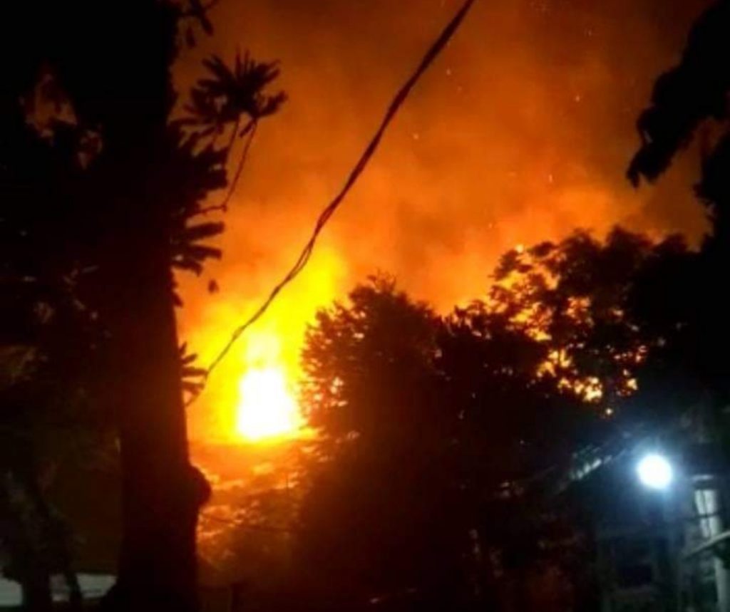 Jago Merah Mengamuk Hanguskan Gudang Tembakau👇👇👇