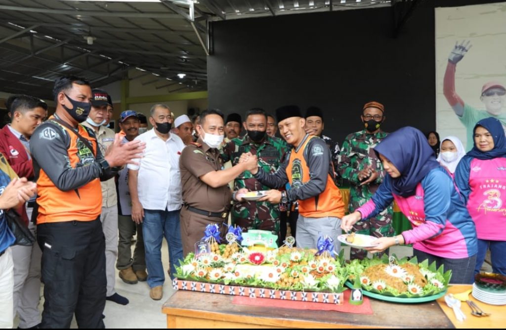 HUT Ke-3, Trajang Community Gelar Syukuran dan Santuni Anak Yatim👇👇👇