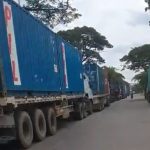 Pengguna Jalan dan Pengusaha di KBN Marunda Dirugikan Akibat Macet Di Depan Depo Smart