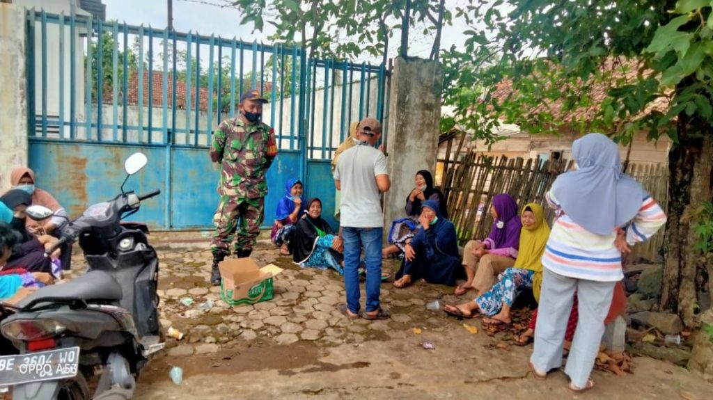 Babinsa Komsos Dengan Warga Binaannya