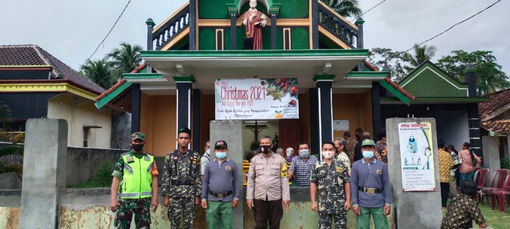 Babinsa Laksanakan Pengamanan Misa Natal