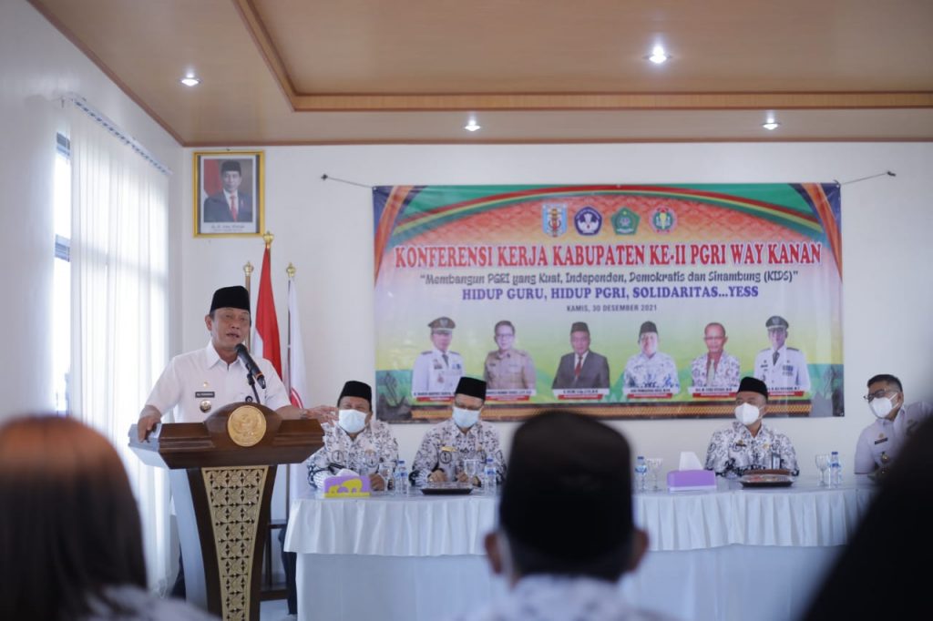 Wabup Ali Rahman Resmi Buka Acara Konferensi Ke-II PGRI Way Kanan