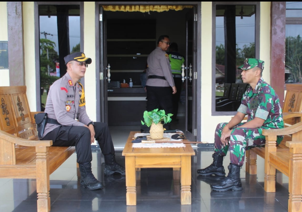 Resmi Menjabat Sebagai Komandan Kodim 0422/LB, Letkol Czi Anthon Wibowo Sambangi Polres Lampung Barat.