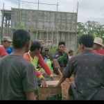 Warga Pekon Tambak Jaya Gotong Royong Bersihkan Lokasi Akan Dibangunnya Mushola Dipemangku Margo Rahayu