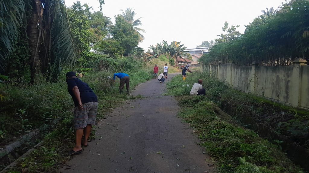 Budaya Gotong Royong Dusun 1 Desa Ketapang Bersama Warga Kerja Bakti Bersama