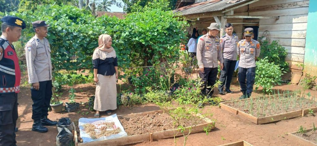 Jelang Hari Bhayangkara Ke-79, Polsek Jajaran Polres Way Kanan Gelar Lomba Pekarangan Pangan Bergizi (P2B)