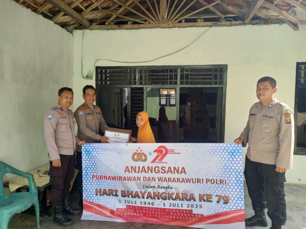 Hari Bhayangkara Ke 79, Kapolres Anjangsana dan Berikan Tali Asih Kepada Purnawirawan dan Warakawuri Polri