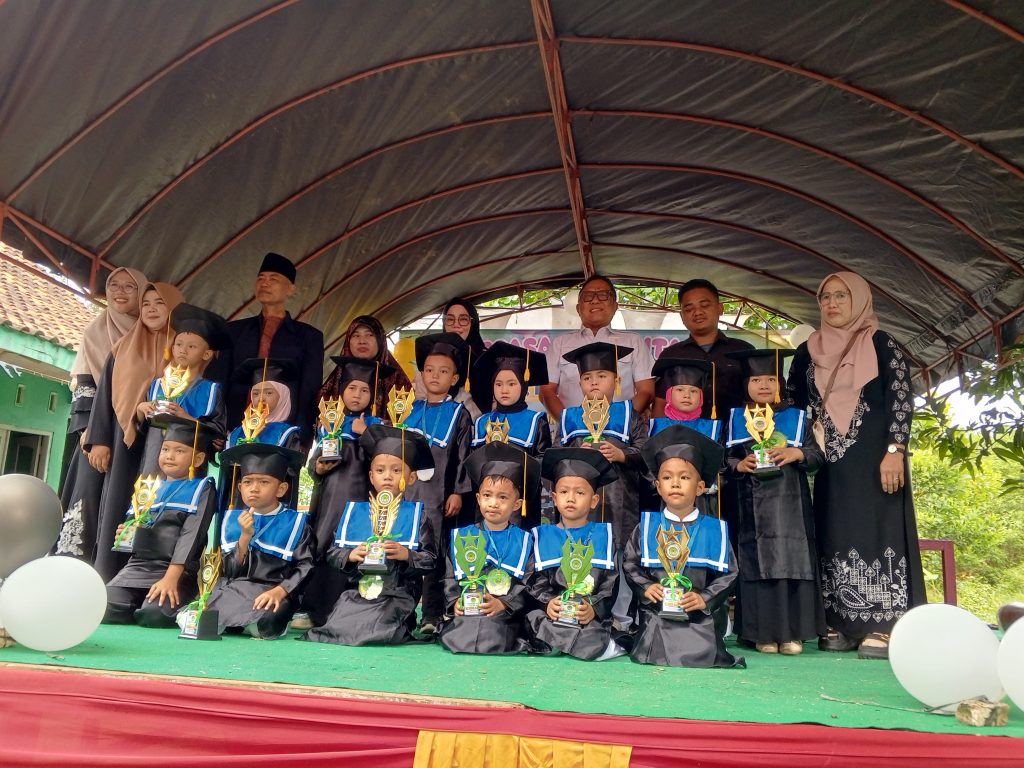 Pelepasan Siswa TK Bahari Al Islam Penuh Haru dan Semangat