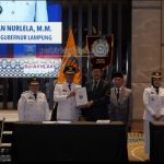 Gubernur Lampung memimpin serahterima jabatan Bupati dan wakil Bupati Pesisir Barat