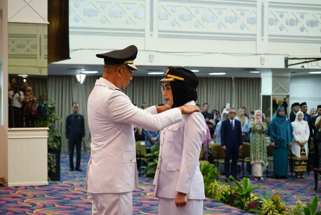 Plt. Bupati Ayu Asalasiyah Dilantik Sebagai Bupati Way Kanan Definitif Oleh Gubernur Lampung