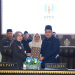 Bupati Ayu Asalasiyah Sampaikan Raperda Tentang Pertanggungjawaban Pelaksanaan APBD Tahun Anggaran 2024