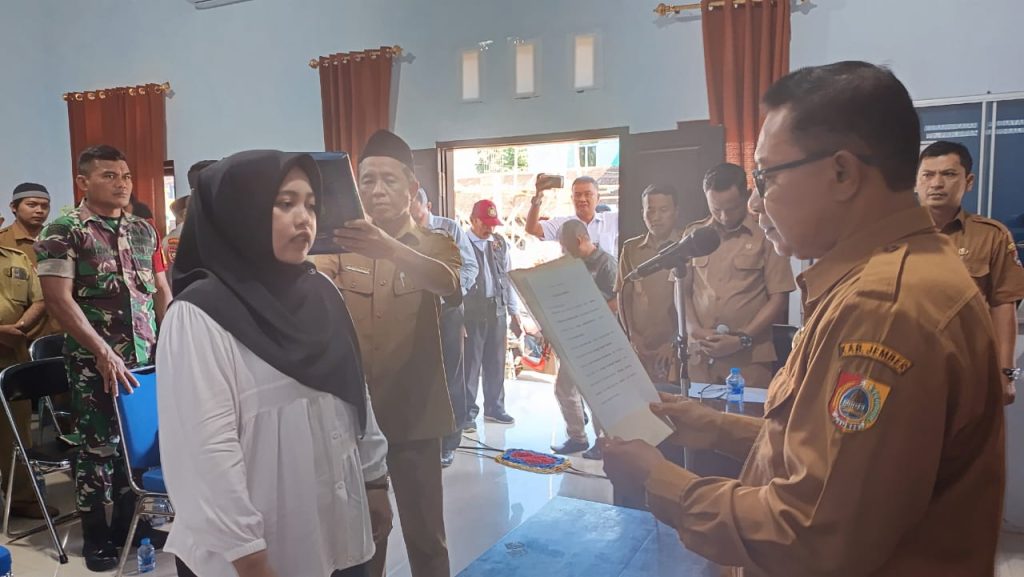 Sukses! Kades Bangsalsari Lantik Kaur Perencanaan