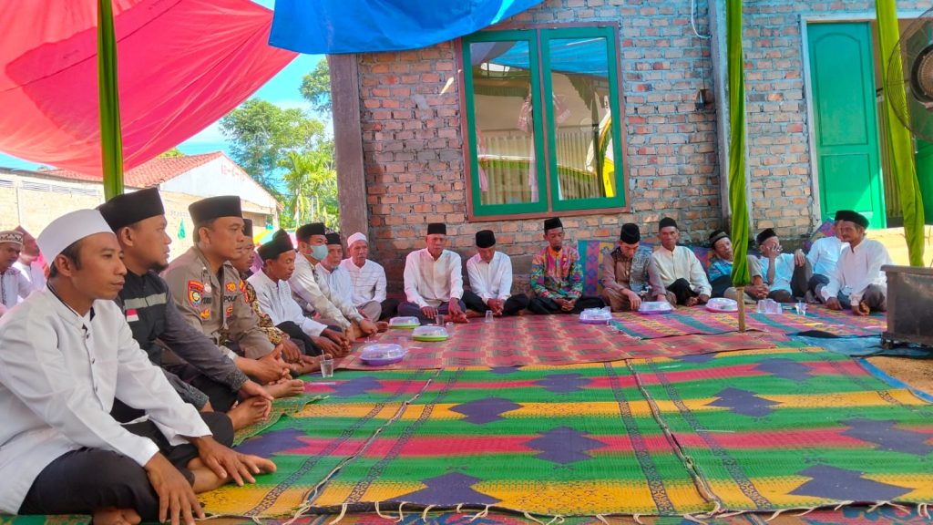 Kanit Binmas Banjit Hadiri Pengajian Umum di TPA Madin Mamba’ul Ulum
