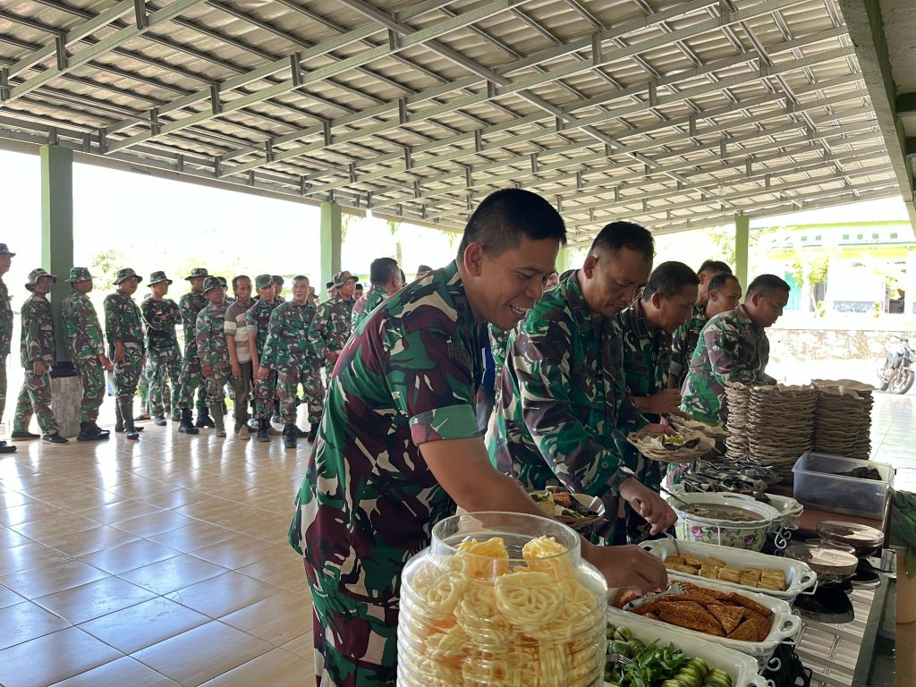 Komandan Kodim 0427/Way Kanan Ajak Anggota Melaksanakan Kegiatan Jum’at Bersih Wujudkan Lingkungan Nyaman