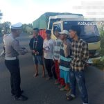 Operasi Patuh Krakatau 2025: Polisi Edukasi Pengemudi Lewat Program Polantas Menyapa di Depan Mako Polres Way Kanan
