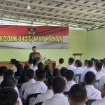 Komandan Kodim 0427/Way Kanan Berikan Pengarahan Kepada Sarjana Penggerak Pembangunan Indonesia (SPPI) BATCH 3 Usai Rampung Latihan Dasar Militer