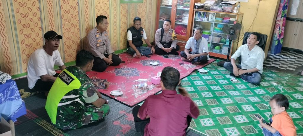 Kapolsek Kasui Sambangi Para Calon Pilkakam PAW Jaga Kamtibmas