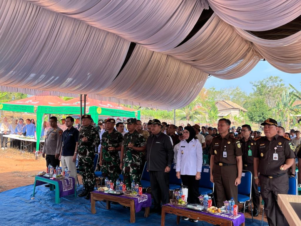 Pererat Kekompakan, Dandim 0427/Way Kanan Hadiri Gerakan Tanam Jagung Petani Mitra Adhyaksa