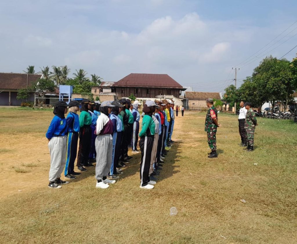 Danramil 427-05/Banjit Tinjau Langsung Pelatihan Paskibra Tingkat Kecamatan di Argomulyo