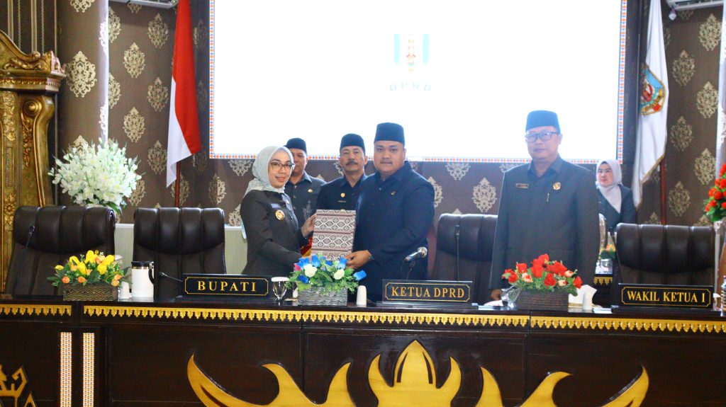 Bupati Way Kanan Sampaikan Rancangan Perubahan KUA-PPAS Tahun Anggaran 2025