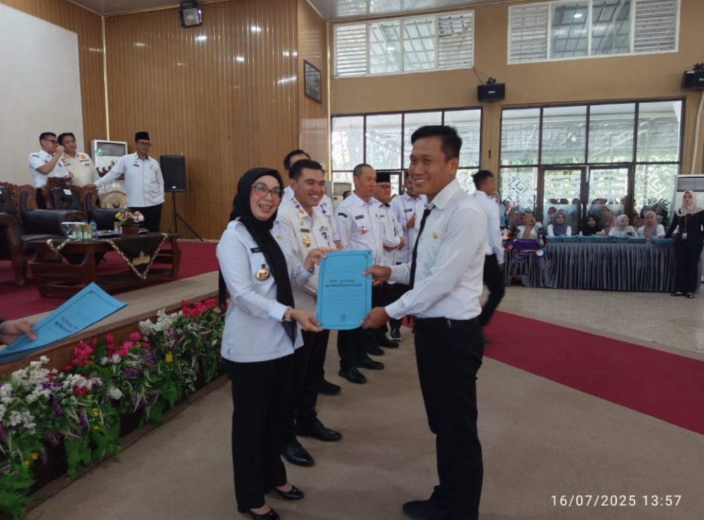 Pengangkatan 392 PPPK Way Kanan, Bupati Ayu Asalasiyah Tekankan Disiplin dan Integritas ASN