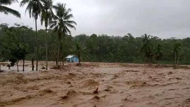 Akibat Kerusakan Alam Banjir Bandang Menerjang