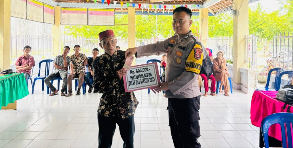 BLT Dana Desa Disalurkan, Polsek Negeri Besar Kawal Penyaluran di Aula Balai Kampung Kiling-Kiling