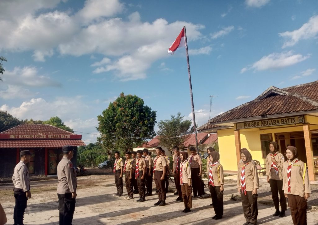 Latih Saka Bhayangkara, Polsek Negara Batin Bangun Sinergi Positif Generasi Muda