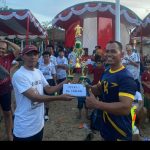 Plt Lurah Blambangan Umpu Tutup Turnamen Sepak Bola HUT RI Ke-80