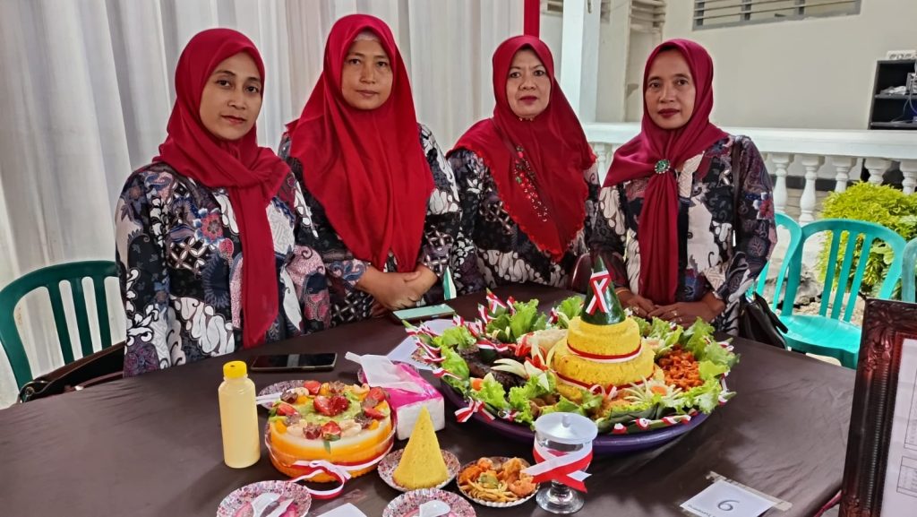 Semangat Perjuangan! TP PKK Desa Tugusari Ikuti Lomba Tumpeng Dan Kreasi Puding HUT RI Ke 80 Kecamatan Bangsalsari