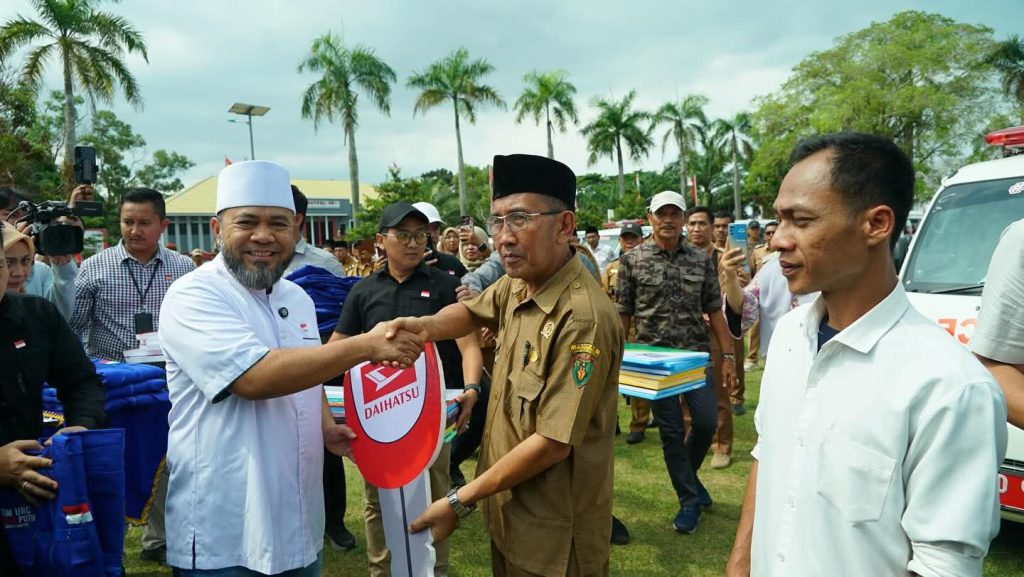Tepati Janji Gubernur Bengkulu H. Helmi Hasan SE.130 Ambulans Diserahkan Ke Desa, Kado HUT RI Ke-80